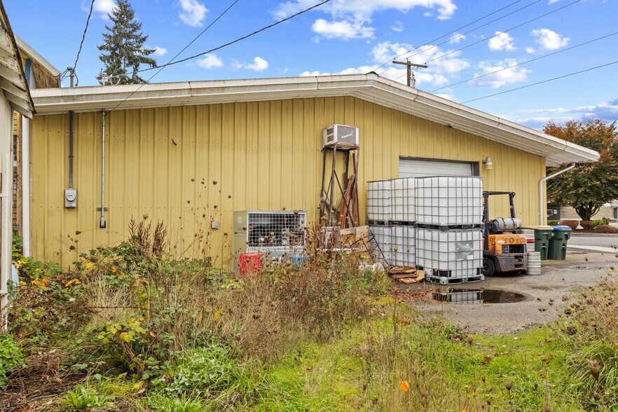 138 Hodgden N st, Tenino, WA à louer - Photo de l’immeuble – Image 2 sur 18