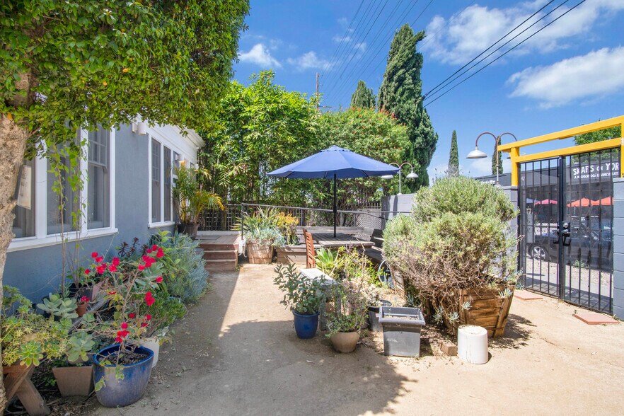 4760 York Blvd, Los Angeles, CA à vendre - Photo de l’immeuble – Image 3 sur 34