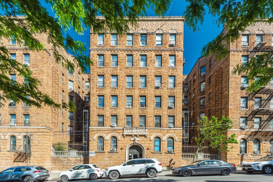 2300 Sedgwick Ave, Bronx, NY à vendre - Photo de l’immeuble – Image 2 sur 19