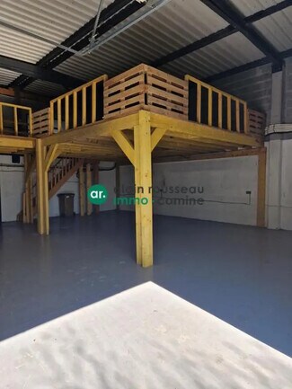 Plus de détails pour Local d'activités à louer