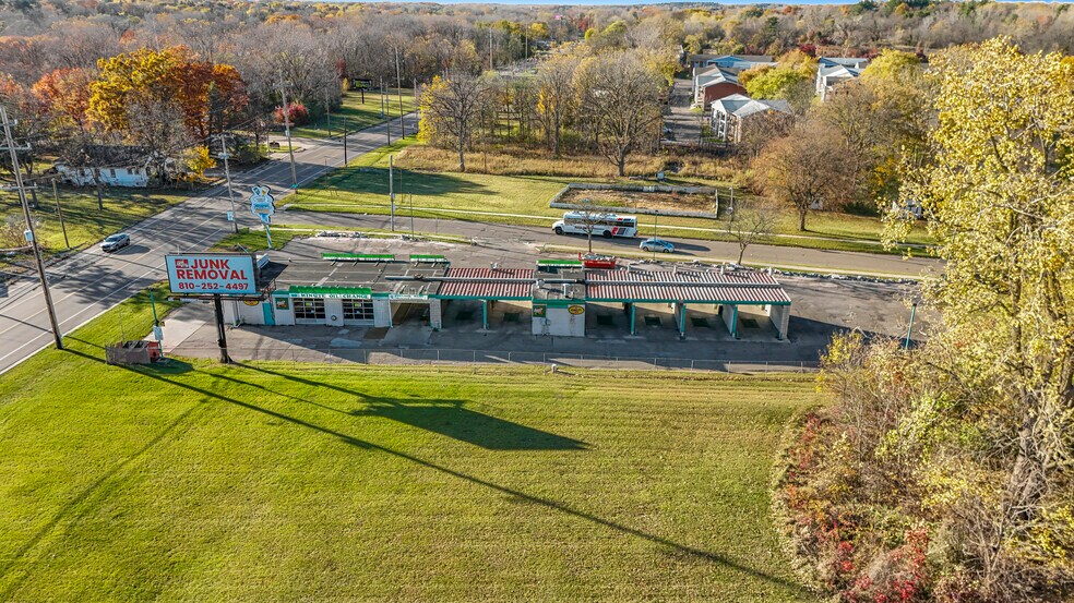 3422 Flushing Rd, Flint, MI à vendre - Photo de l’immeuble – Image 2 sur 32