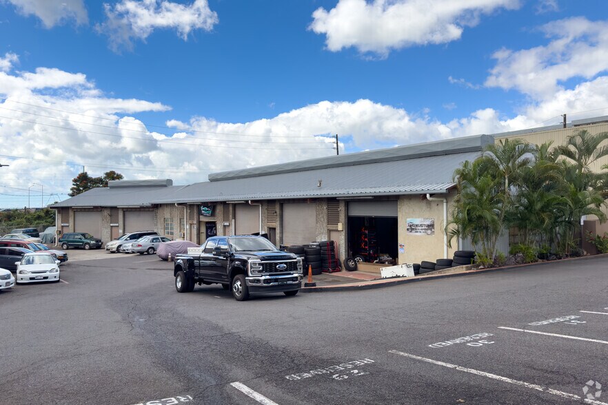 97-719 Kamehameha Hwy, Pearl City, HI à vendre - Photo principale – Image 1 sur 3