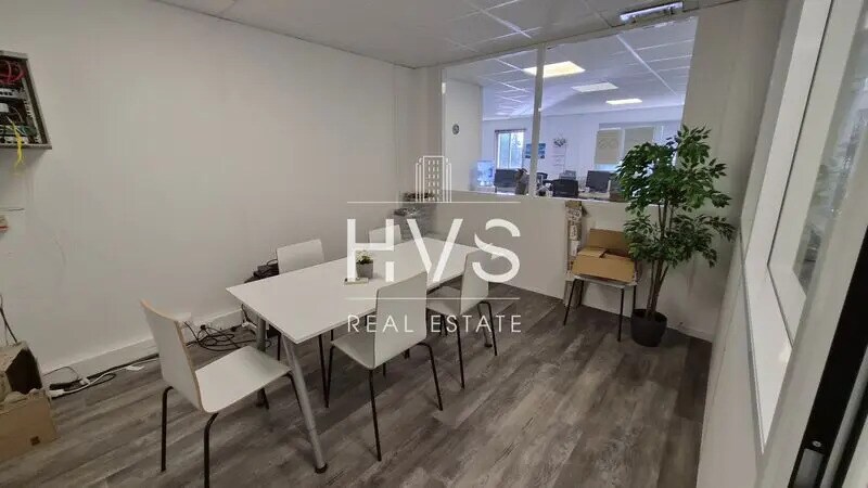 Bureau dans Vitrolles à louer - Photo de l’immeuble – Image 3 sur 5