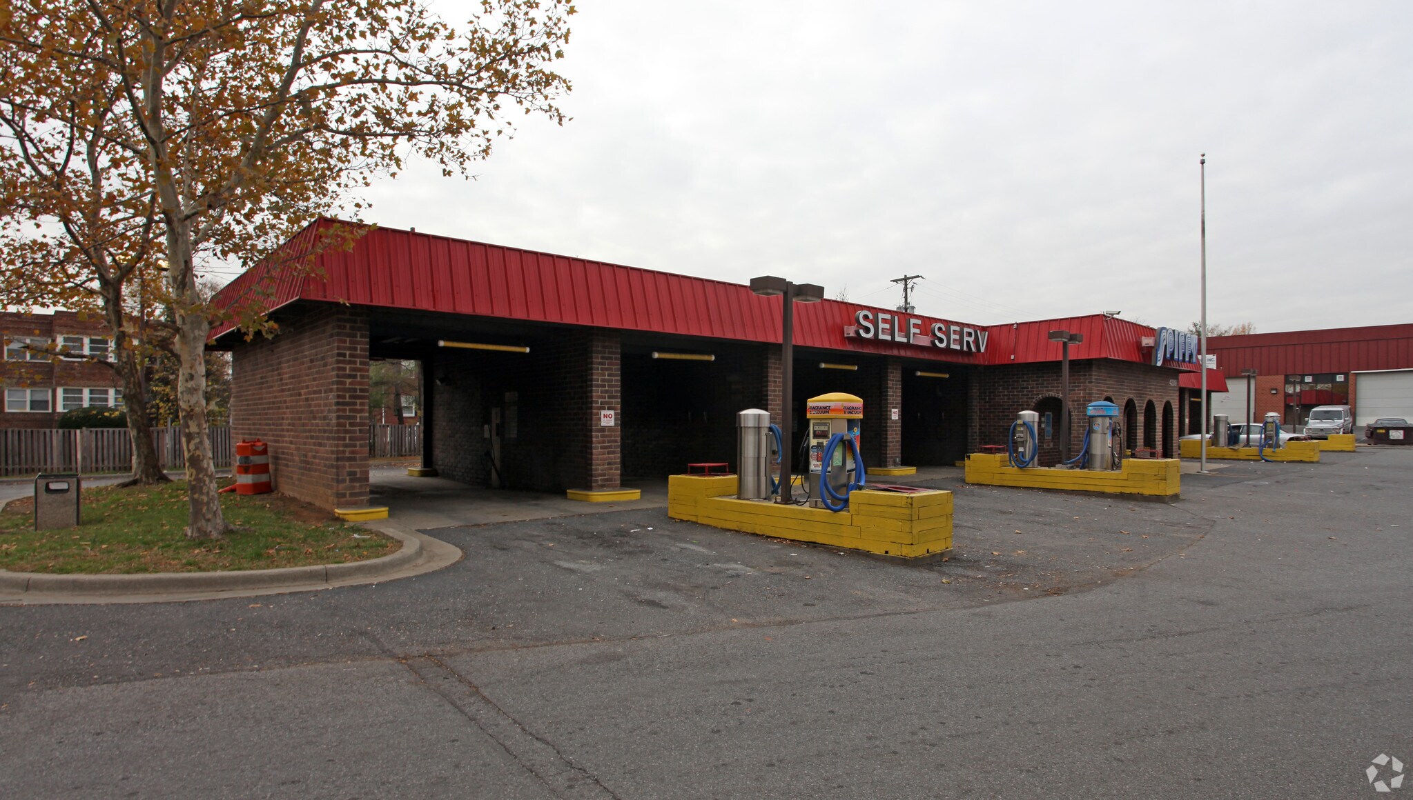 Bladensburg Road Portfolio Sale portefeuille de 3 biens à vendre sur LoopNet.fr Photo principale– Image 1 sur 4