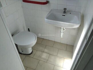 Plus de détails pour Local commercial à louer