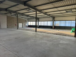 Plus de détails pour 15 Avenue De La Foulée, Nanteuil-lès-Meaux - Bureau à louer