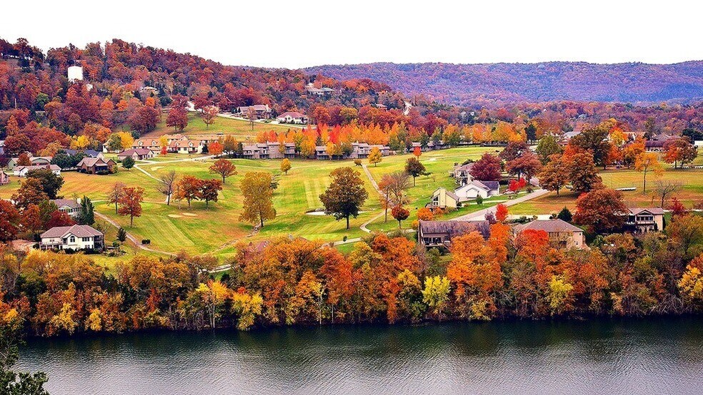 15 Leatherwood Dr, Eureka Springs, AR à vendre - Photo principale – Image 2 sur 8