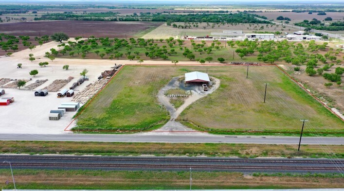 18th Street, Hondo, TX à vendre - Aérien – Image 2 sur 6