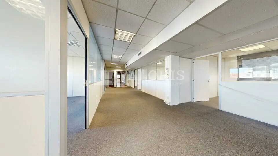 Bureau dans Lyon à vendre - Photo de l’immeuble – Image 1 sur 8