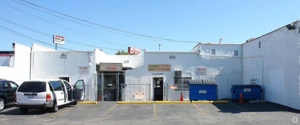 18428 Ventura Blvd, Tarzana, CA à vendre - Photo de l’immeuble – Image 2 sur 2