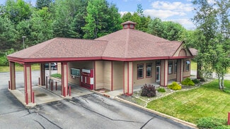 Plus de détails pour 588 Lake Flower Ave, Saranac Lake, NY - Bureau/Local commercial à louer