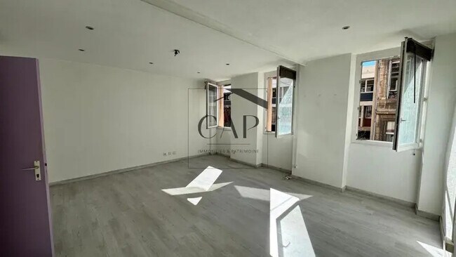 Plus de détails pour Bureau à vendre