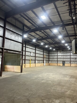 Plus de détails pour 15 Eagle St, Phelps, NY - Local d'activités, Industriel/Logistique à louer