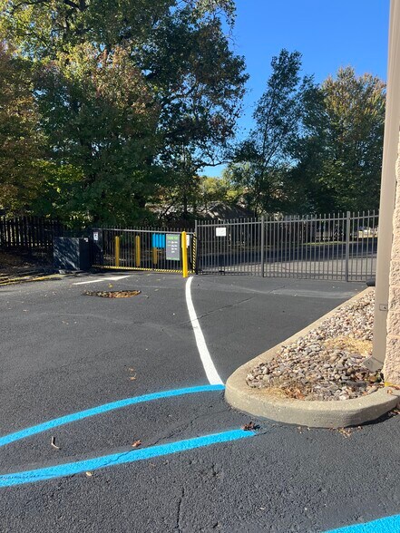 1075 Delsea Dr, Westville, NJ à louer - Photo de l’immeuble – Image 3 sur 7