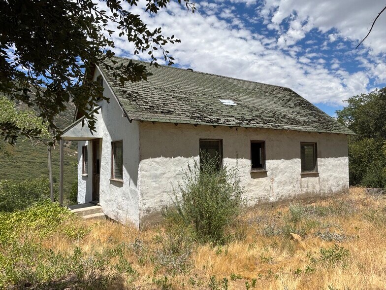 1676 Sugarpine Springs Rd, Hesperia, CA à vendre - Photo principale – Image 1 sur 10