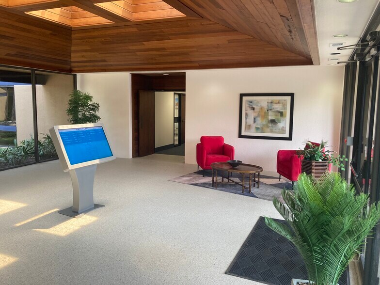 4851 Keller Springs Rd, Addison, TX à louer - Photo de l’immeuble – Image 3 sur 12