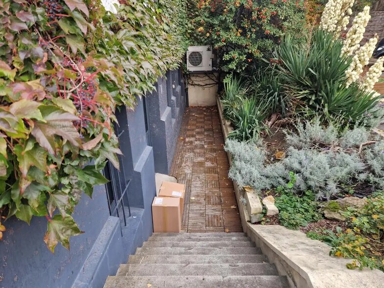 Bureau dans Ivry-sur-Seine à louer - Photo de l’immeuble – Image 2 sur 8