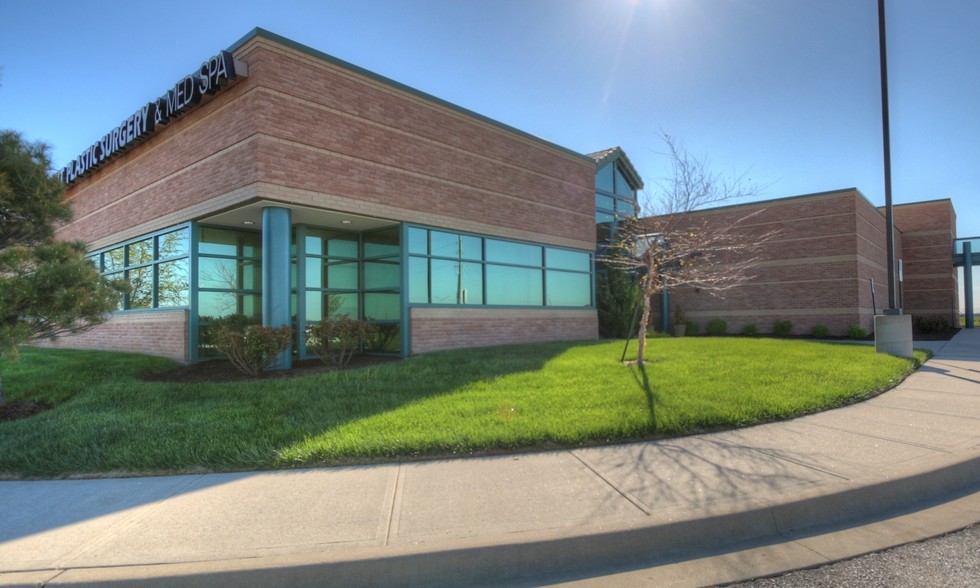 3151 NE Carnegie Dr, Lees Summit, MO à vendre - Photo de l’immeuble – Image 3 sur 8
