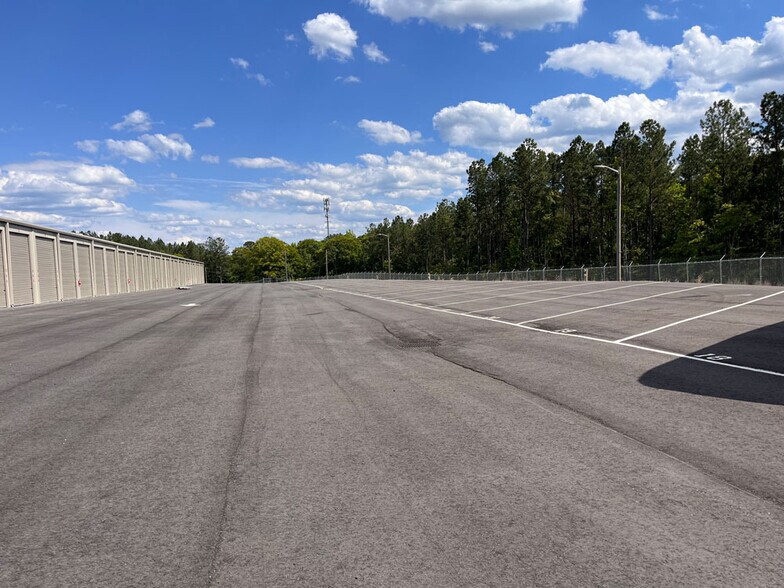 196 Jordan Dam Rd, Moncure, NC à louer - Photo de l’immeuble – Image 2 sur 3