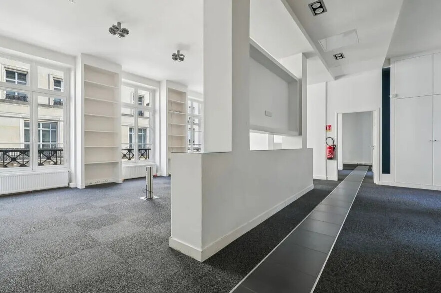 3 Rue De La Bourse, Paris à louer - Photo de l’immeuble – Image 2 sur 10