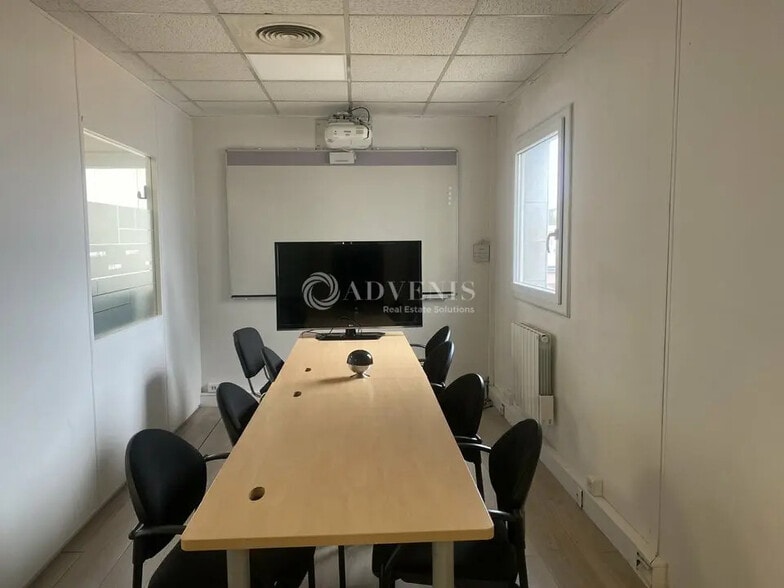 Bureau dans Le Kremlin-Bicêtre à vendre - Photo de l’immeuble – Image 3 sur 12