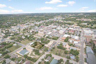 401 E 6th St, Lampasas, TX - Vue aérienne  vue de carte - Image1