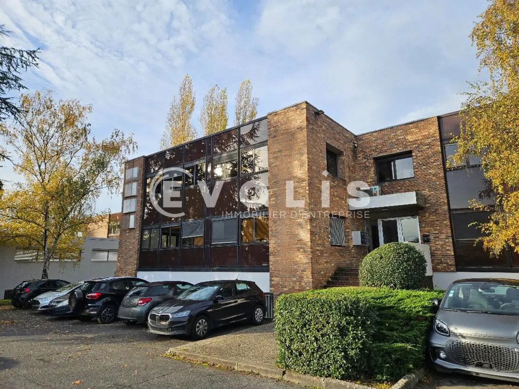 Local d’activités dans Villebon-sur-Yvette à louer Photo de l’immeuble– Image 1 sur 13