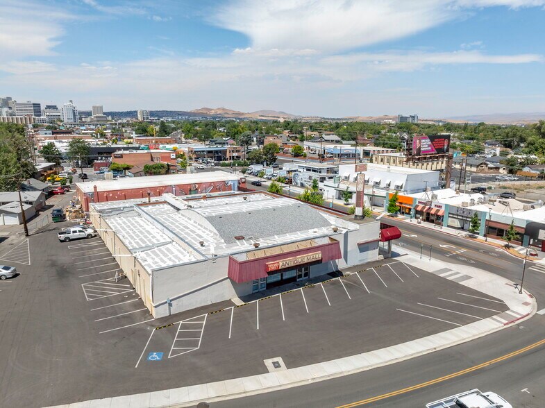 1251 S Virginia St, Reno, NV à vendre - Photo de l’immeuble – Image 2 sur 9