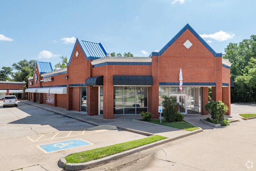 5959 NW Expressway St, Oklahoma City, OK à louer - Photo principale – Image 1 sur 44