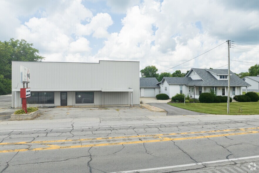 7074 W State Road 28, Elwood, IN à vendre - Photo de l’immeuble – Image 3 sur 20