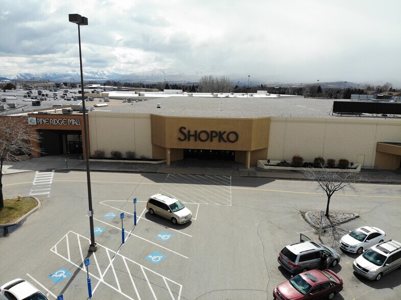 4215 Yellowstone Ave, Pocatello, ID à louer - Photo de l’immeuble – Image 2 sur 3