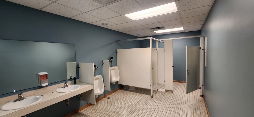 915 Centennial Way, Lansing, MI à louer - Photo intérieure – Image 3 sur 5