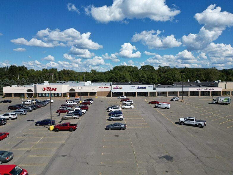 1000 N Elmira St, Sayre, PA à louer - Photo de l’immeuble – Image 1 sur 8