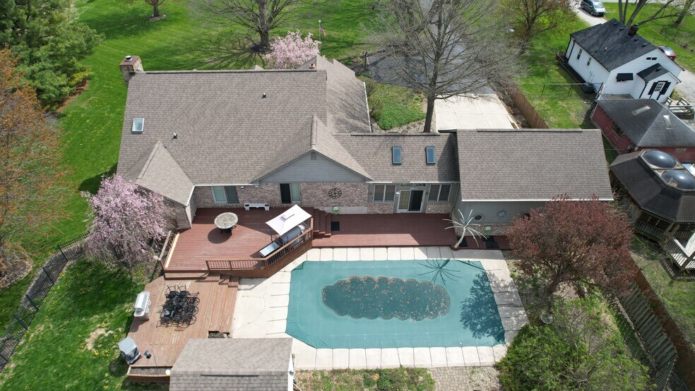 868 N Raceway Rd, Indianapolis, IN à vendre - Photo de l’immeuble – Image 2 sur 14