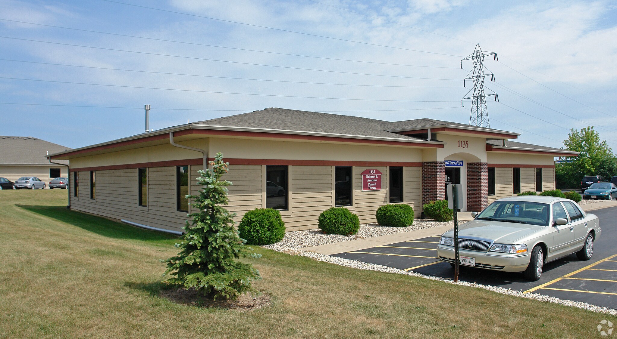 1135 Prairie Dr, Racine, WI à louer Photo de l’immeuble– Image 1 sur 14