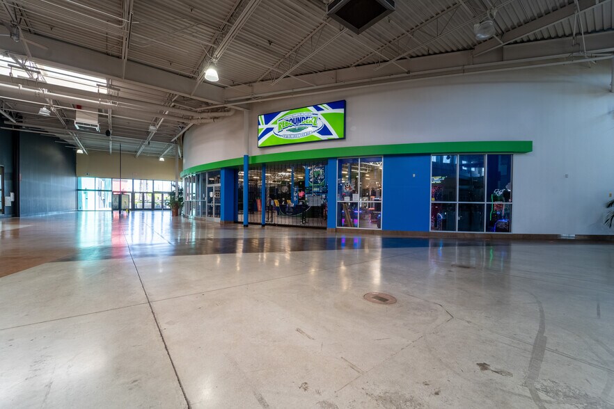 2300-2448 Watt Ave, Sacramento, CA à louer - Photo intérieure – Image 2 sur 14