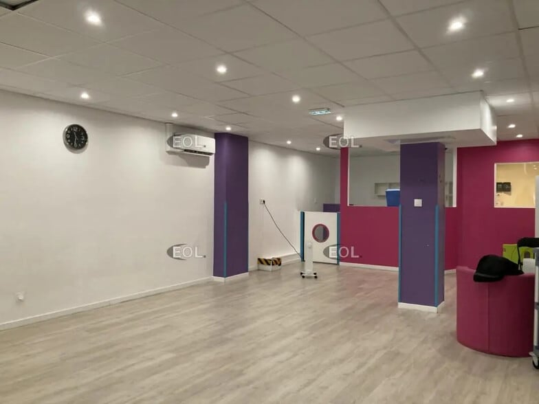 Local d'activités dans Saint-Maur-des-Fossés à vendre - Photo intérieure – Image 3 sur 11