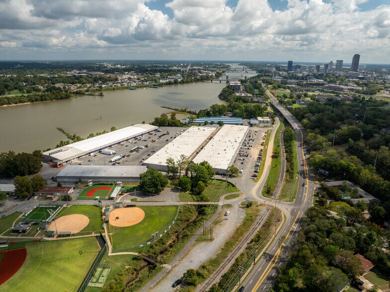 2400 Cantrell Rd, Little Rock, AR à louer - Photo principale – Image 1 sur 7