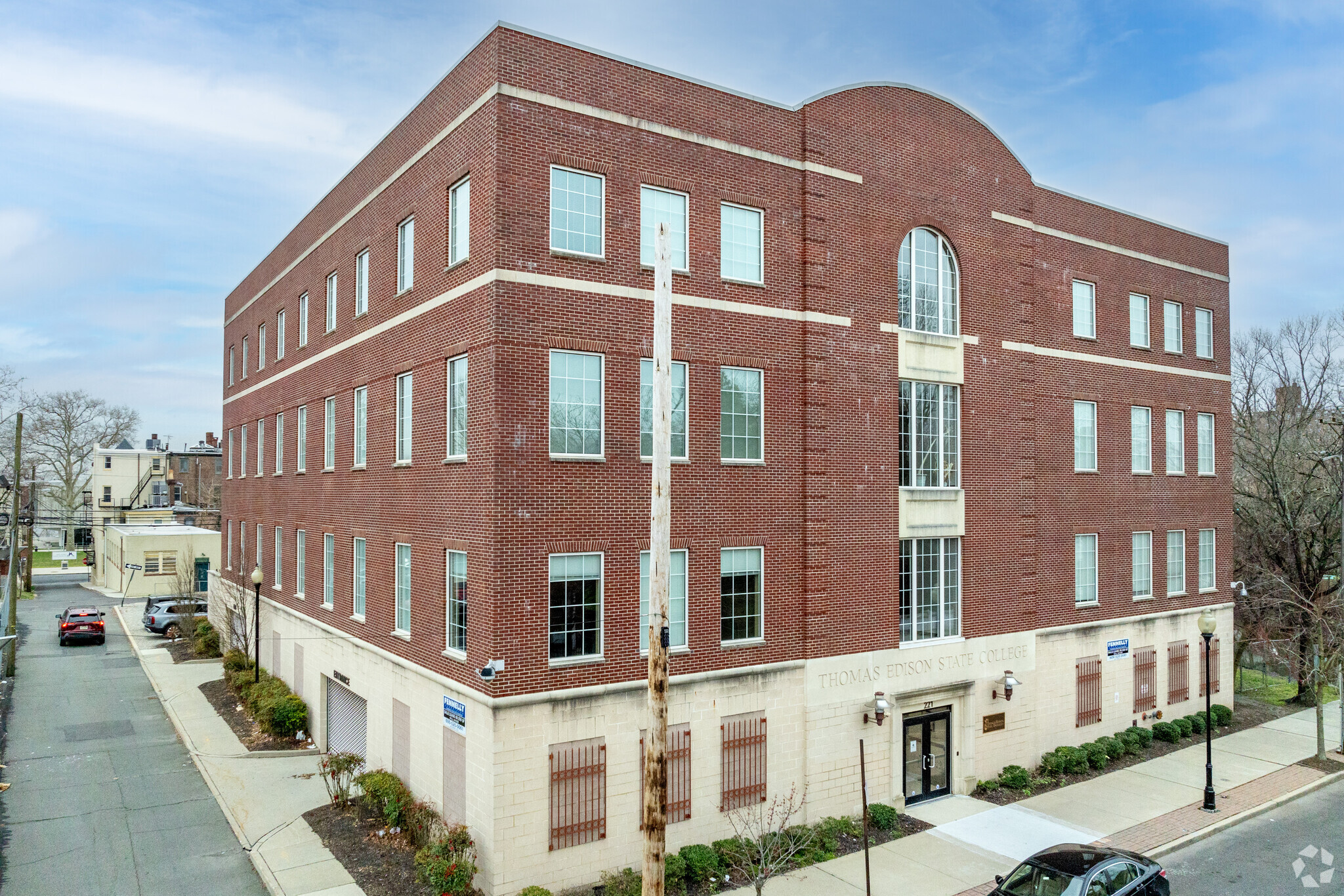 221 W Hanover St, Trenton, NJ à vendre Photo principale– Image 1 sur 3