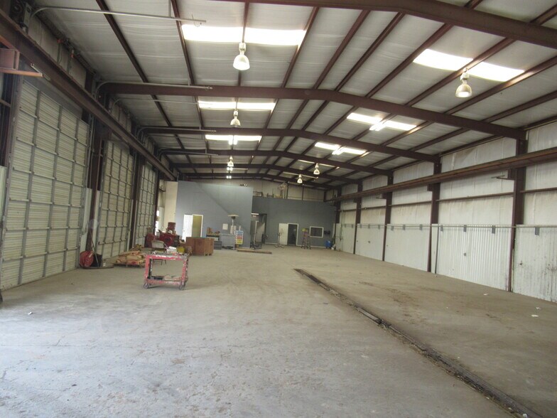 2106 N FM 1788, Midland, TX à louer - Photo de l’immeuble – Image 3 sur 4