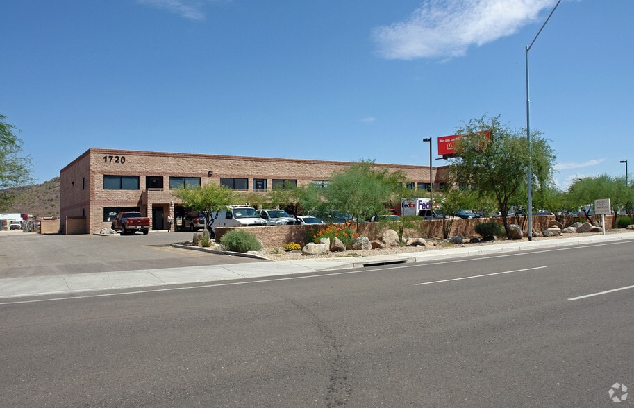 1720 E Deer Valley Rd, Phoenix, AZ à vendre - Photo principale – Image 1 sur 2