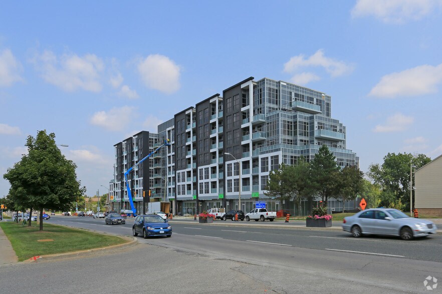 8763 Bayview Ave, Richmond Hill, ON à vendre - Photo de l’immeuble – Image 2 sur 14