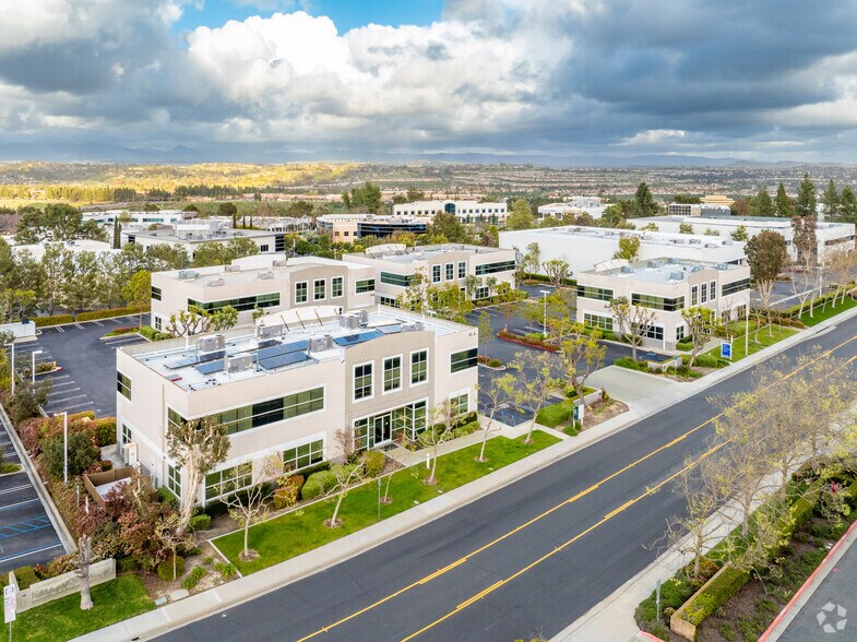 16 Journey, Aliso Viejo, CA à louer - Aérien – Image 2 sur 7