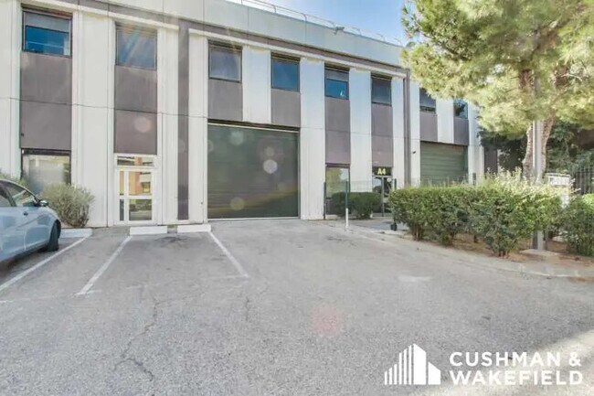 Plus de détails pour Impasse Paradou, Marseille - Local d'activités à louer