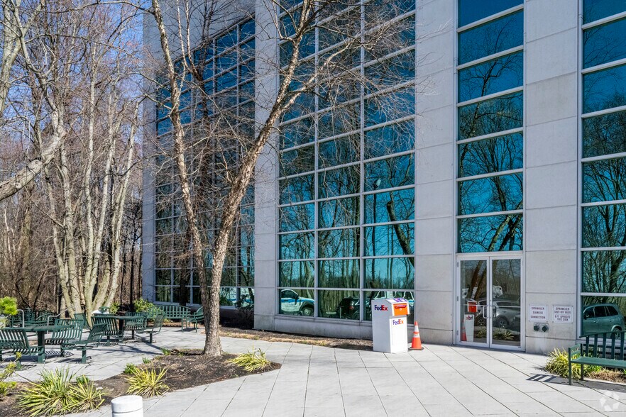 900 South Ave, Staten Island, NY à louer - Photo de l’immeuble – Image 3 sur 12