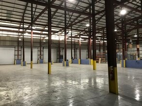 5226 E Hillsborough Ave, Tampa, FL à louer Photo intérieure– Image 2 sur 2