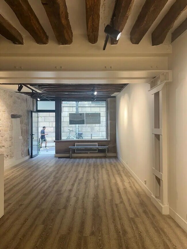 Plus de détails pour Local commercial à louer