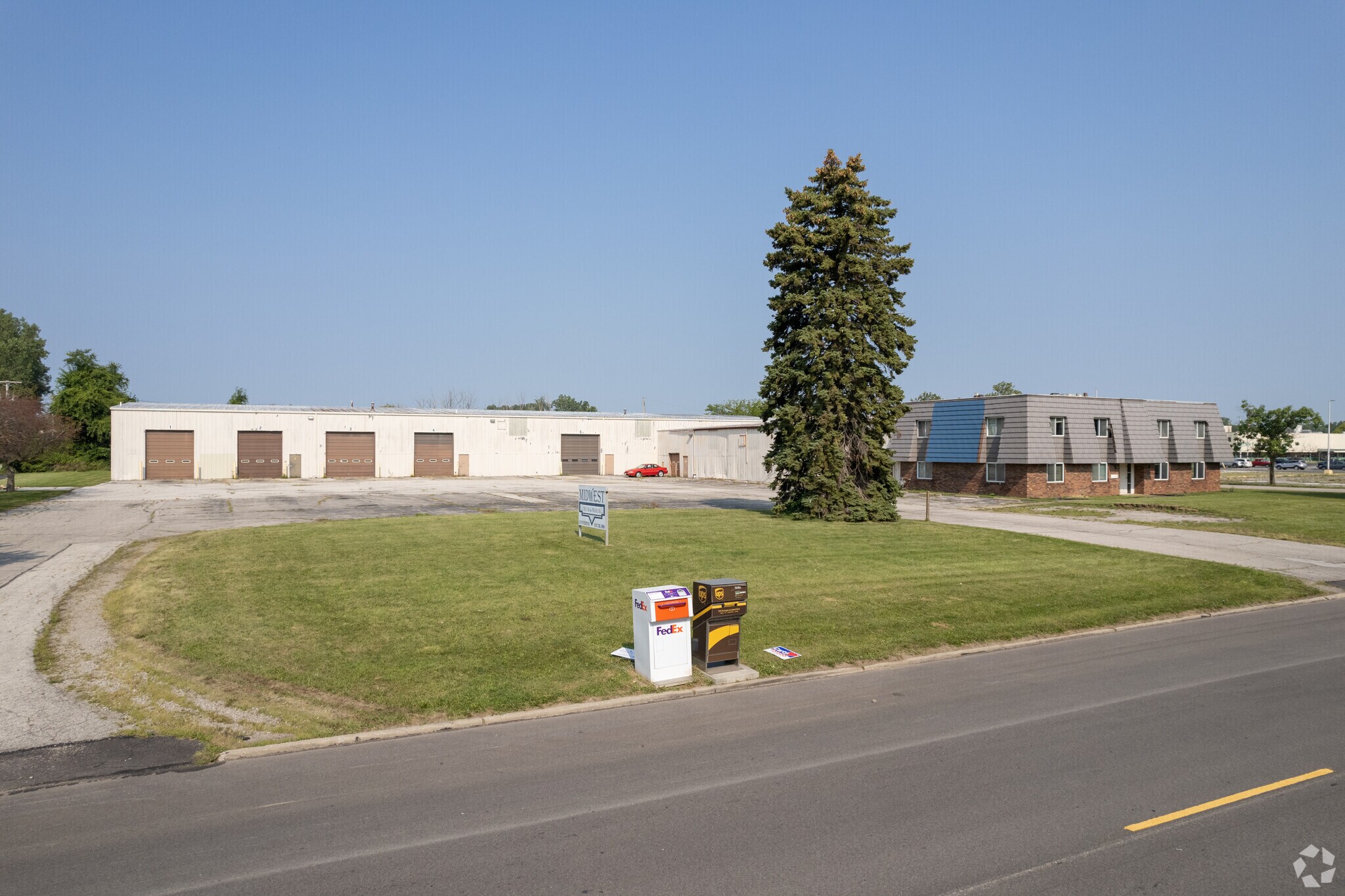 5119 Enterprise Blvd, Toledo, OH à louer Photo de l’immeuble– Image 1 sur 16
