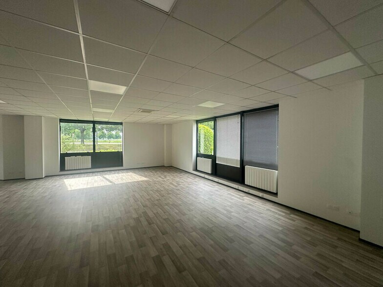 Bureau dans Oberhausbergen à louer - Photo intérieure – Image 2 sur 5