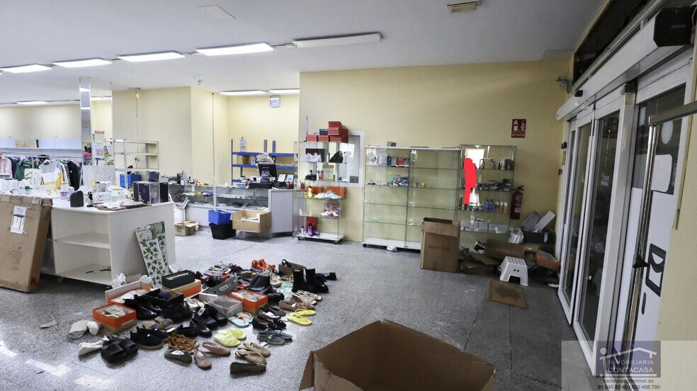 Local commercial dans Colmenar Viejo, Madrid à vendre - Photo de l’immeuble – Image 2 sur 2